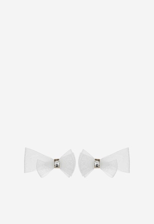 Decoratiuni albe pentru încălțăminte în formă fundiță