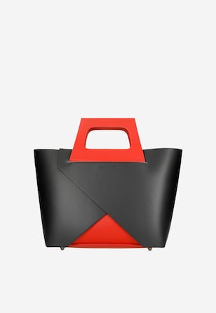Czarna designerska torebka kuferek z czerwonymi elementami