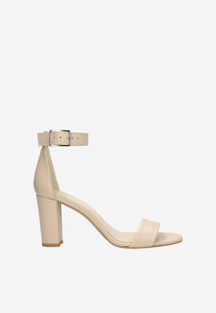 Delikatne beżowe sandały damskie z zapięciem wokół kostki