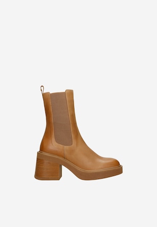 Jasnobrązowe sztyblety damskie na szerokim obcasie