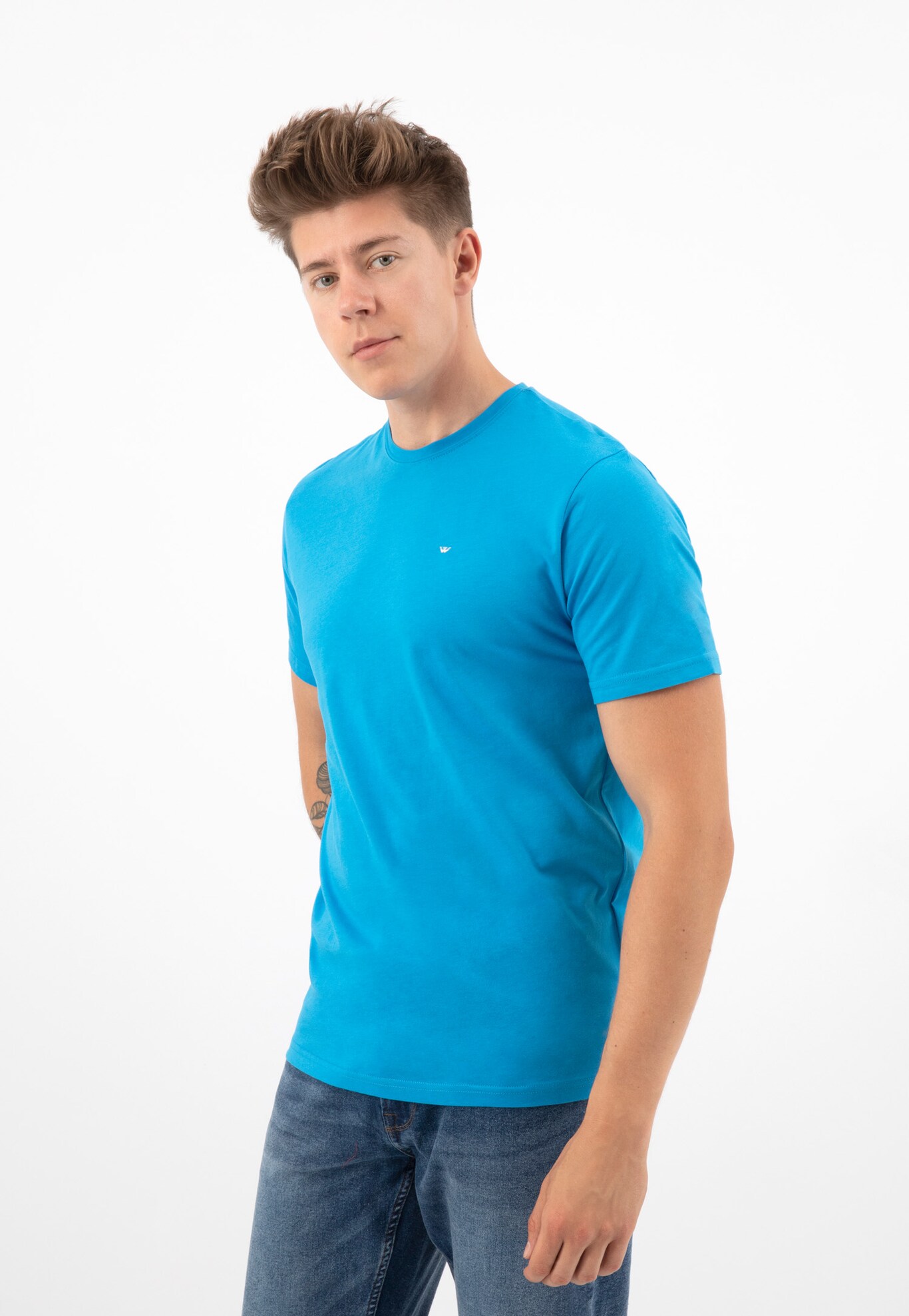 Bawełniana koszulka męska w kolorze niebieskim