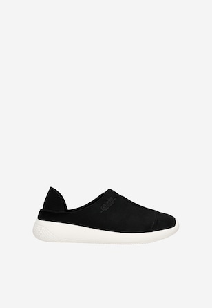 Czarne półbuty RELAKS na kontrastującej podeszwie