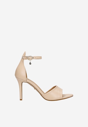 Beżowe sandały na szpilce z paskiem wokół kostki
