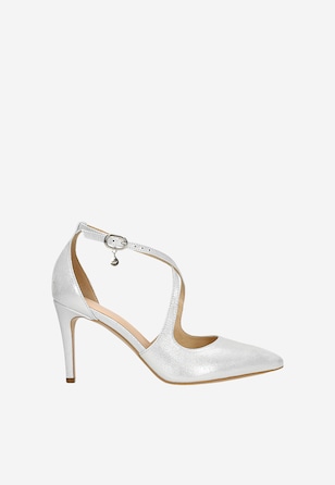 Czółenka ze skóry o perłowym wykończeniu z krzyżującymi się paskami