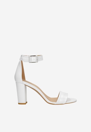 Białe sandały damskie na obcasie z satynowym wykończeniem