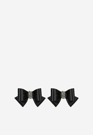 Czarna kokarda do butów ze srebrną aplikacją