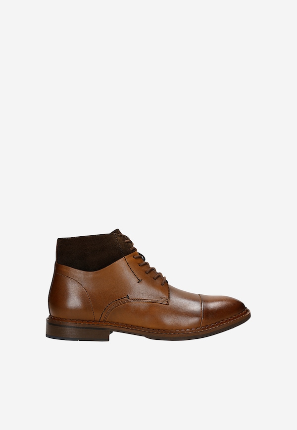 Brown leather boots with smooth leather and nubuck inserts