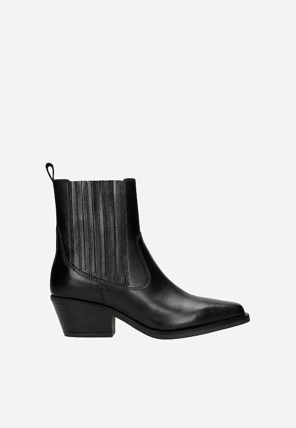 Women's black low cowboy boots made of smooth leather