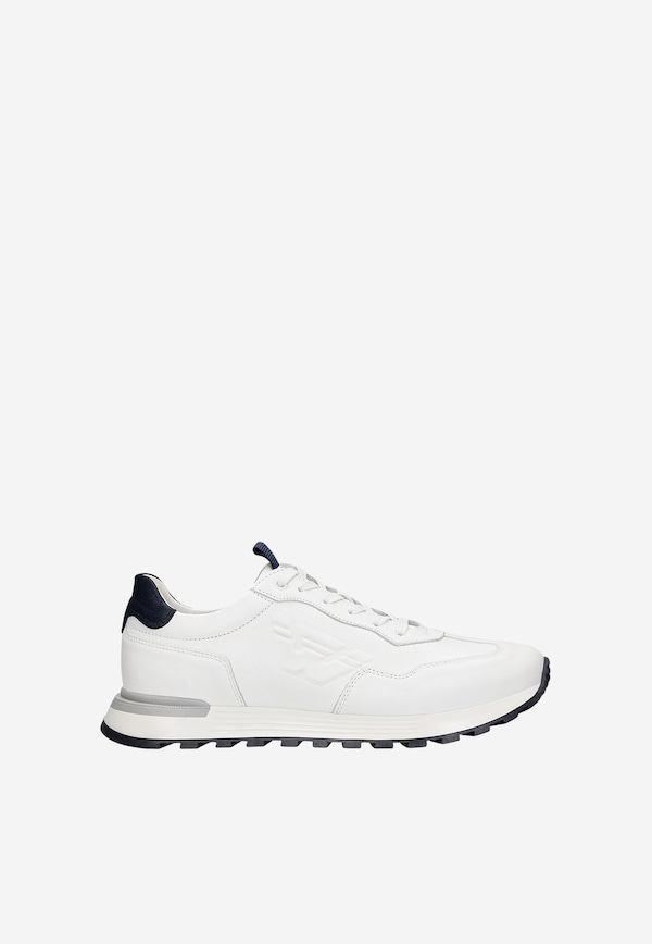 Białe sneakersy męskie na kontrastowej podeszwie