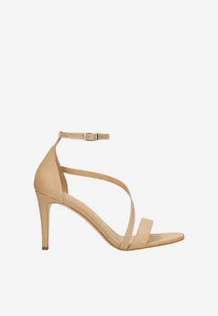 Beżowe skórzane sandały na szpilce