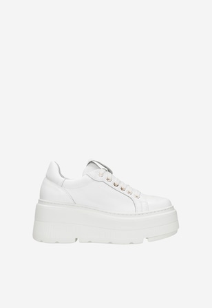 Białe trampki na wysokiej platformie