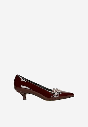 Bordowe lakierowane czółenka z ozdobnymi paskami