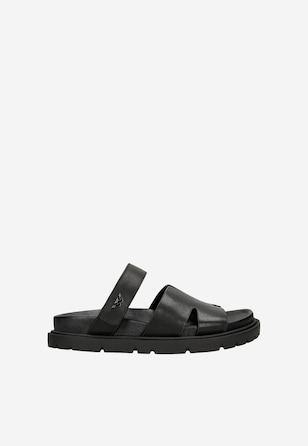 Černé kožené dámské pantofle na ploché podrážce