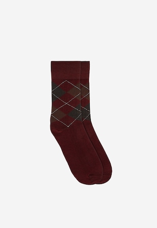 Eleganckie bordowe skarpety z klasycznym wzorem argyle