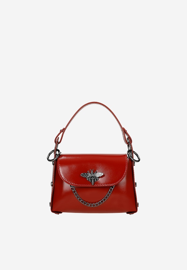 Czerwona wizytowa torebka z zapięciem w owada