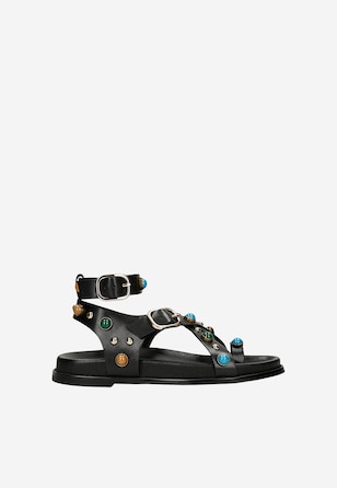 Czarne skórzane sandały z kolorowymi ozdobami