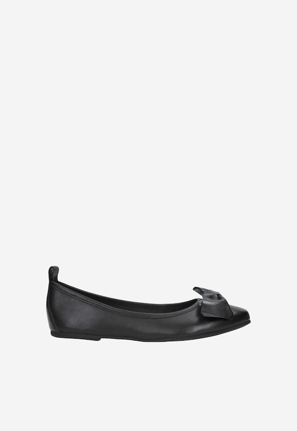 Černé dámské baleríny v minimalistickém stylu