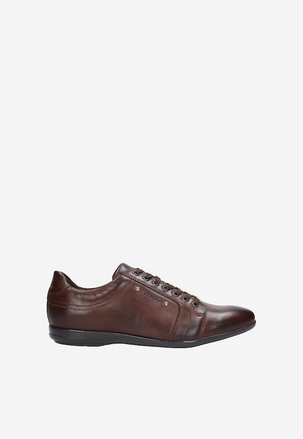 Men's brown brogues