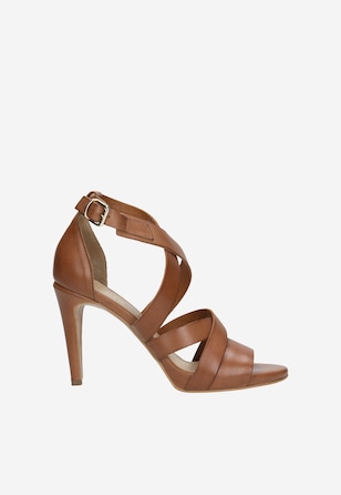 Jasnobrązowe sandały damskie na szpilce