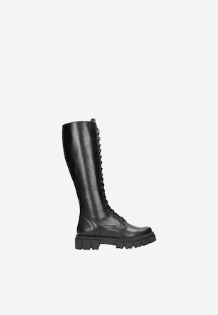 Vysoké šněrovací dámské kozačky na silné podrážce