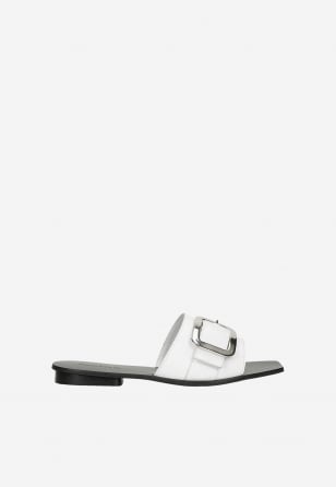 Bílé dámské pantofle se stylovou stříbrnou sponou 74056-59