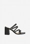 Czarne klapki damskie na obcasie w stylu urban 74080-51