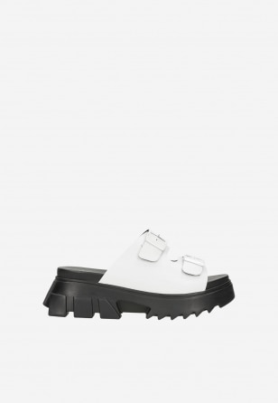Moderní bílé dámské pantofle na podpatku z hladké kůže 74087-59