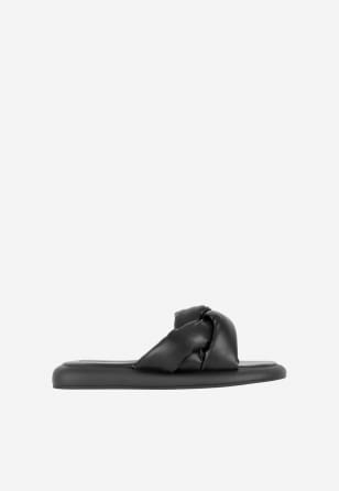 Trendy letní černé pantofle dámské s plochou podrážkou WJS71042-51