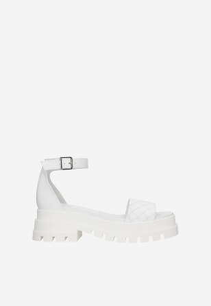 Bílé kožené dámské sandály s výraznou podrážkou 76113-59