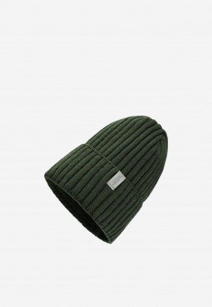 Zelená pánska čiapka na zimu z teplého akrylu