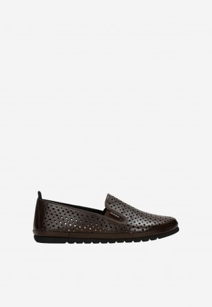 Brązowe loafersy damskie z ażurowanej skóry licowej 46102-52