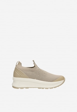 Beżowe wsuwane sneakersy RELAKS z kryształkami R46177-14