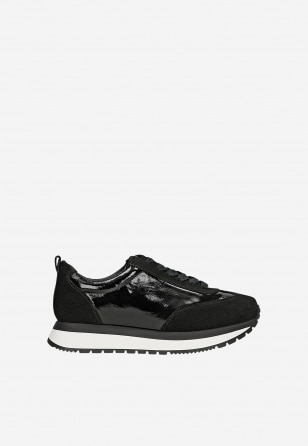 Czarne sneakersy damskie z lakierowanej skóry i wstawkami z dwoiny welurowej 46355-71