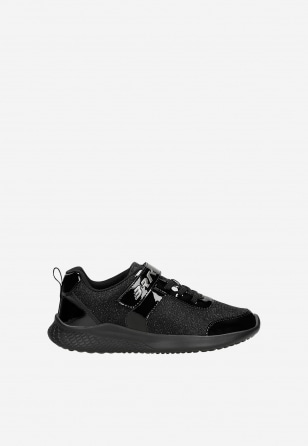 Czarne sneakersy z brokatowym materiałem i lakierowanymi wstawkami BARTEK 87004-10 87004-10