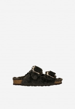 Brązowe futrzane pantofle domowe RELAKS R34014-12 R34014-12