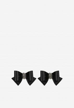 Czarna kokarda do butów ze srebrną aplikacją 98539-11