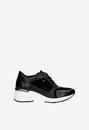 Czarne sneakersy damskie na wysokiej podeszwie 46061-71