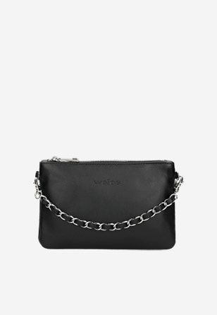 Štýlová a praktická – dámska kožená kabelka v čiernej farbe  80116-51